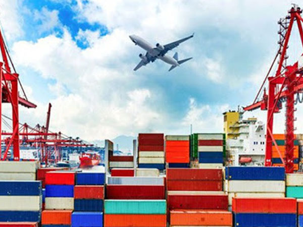 Ưu đãi về miễn thuế nhập khẩu đối với thiết bị, vật tư, phương tiện vận tải hàng hóa