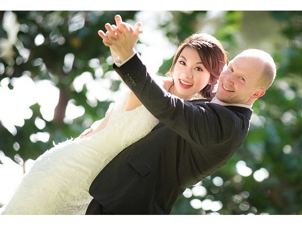 Công dân Việt Nam có thể đi du lịch sang nước ngoài để đăng ký kết hôn với người nước ngoài