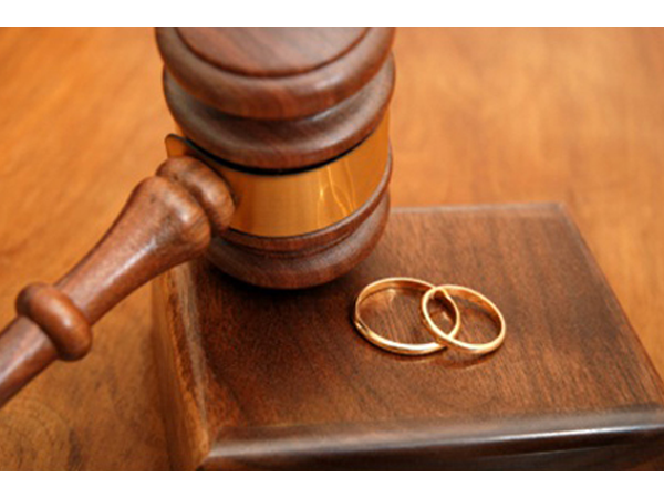 Nguyên tắc chia tài sản trong trường hợp vợ chồng sống chung với gia đình mà ly hôn